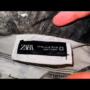Zara Men’s Baggy Jeans